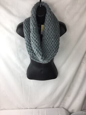 Limited Edition Knit Scarf Shawl Wrap Gray 15”X 15” NWT
